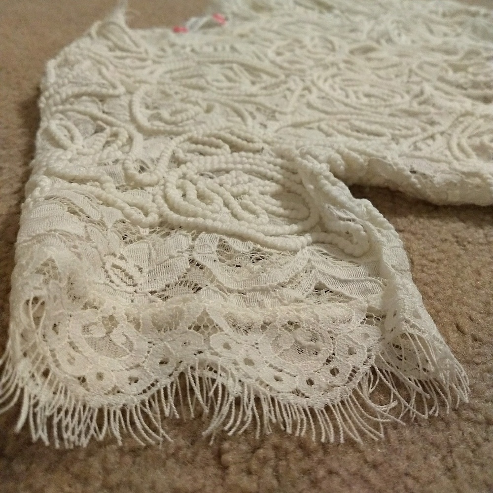 Crop lace top 💖NWT